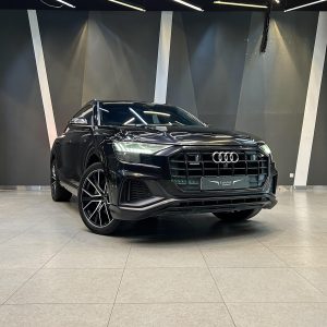 Audi Q8 S-Line, 2020