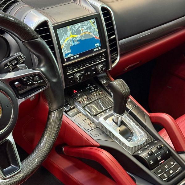 Porsche Cayenne GTS 2016 - Image 9