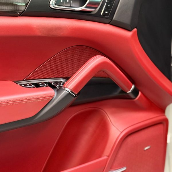 Porsche Cayenne GTS 2016 - Image 6