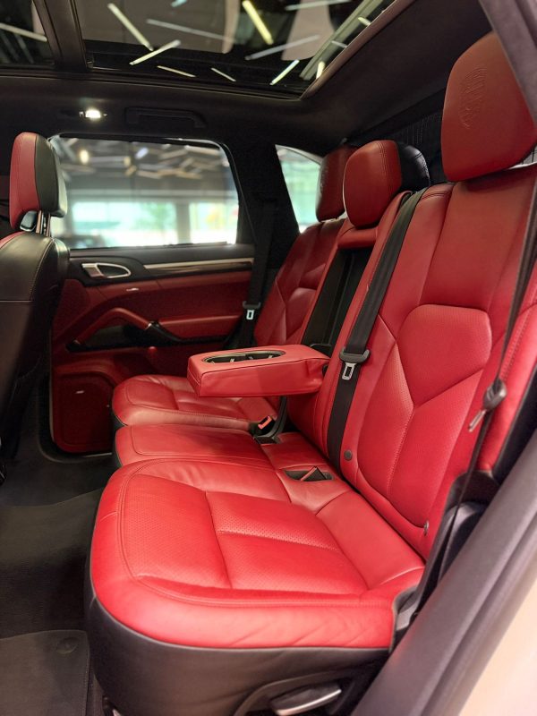 Porsche Cayenne GTS 2016 - Image 8