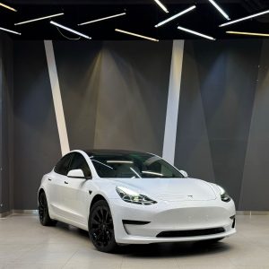 Tesla Model 3, 2021