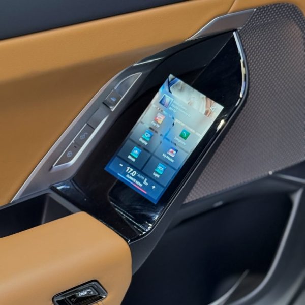 BMW 740i, 2023 - Image 3