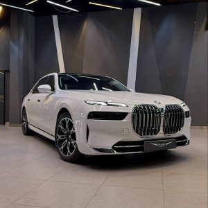 BMW 740i, 2023