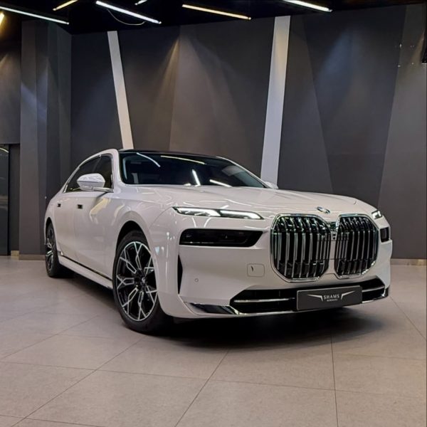 BMW 740i, 2023