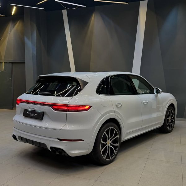 Porsche Cayenne S, 2019 - Image 2
