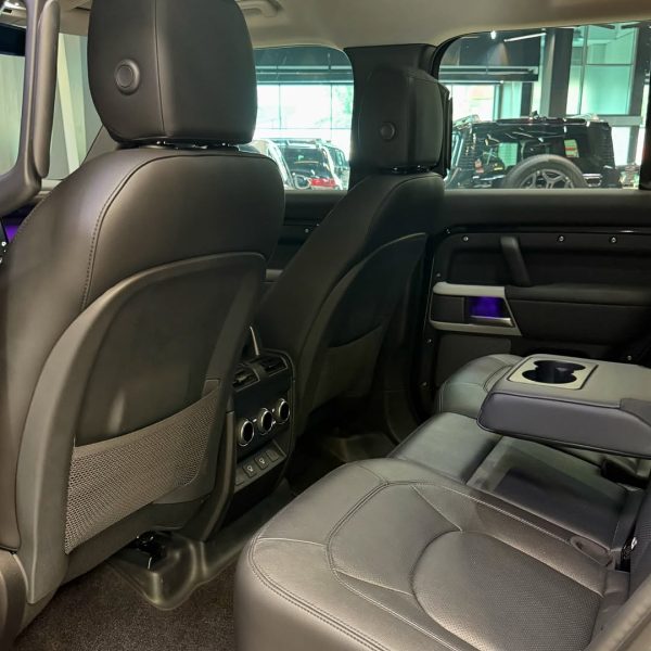 Defender SE, P300, 2024 - Image 7