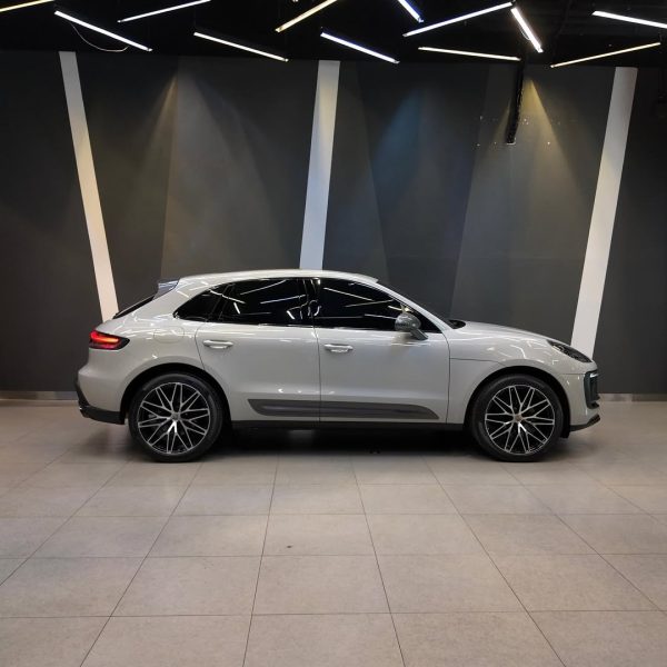 Porsche Macan T, 2023 - Image 3