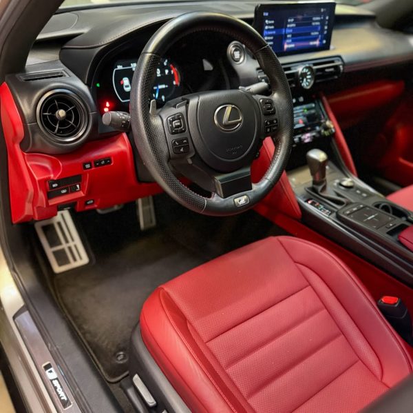 Lexus IS350 F Sport 2023 - Image 7