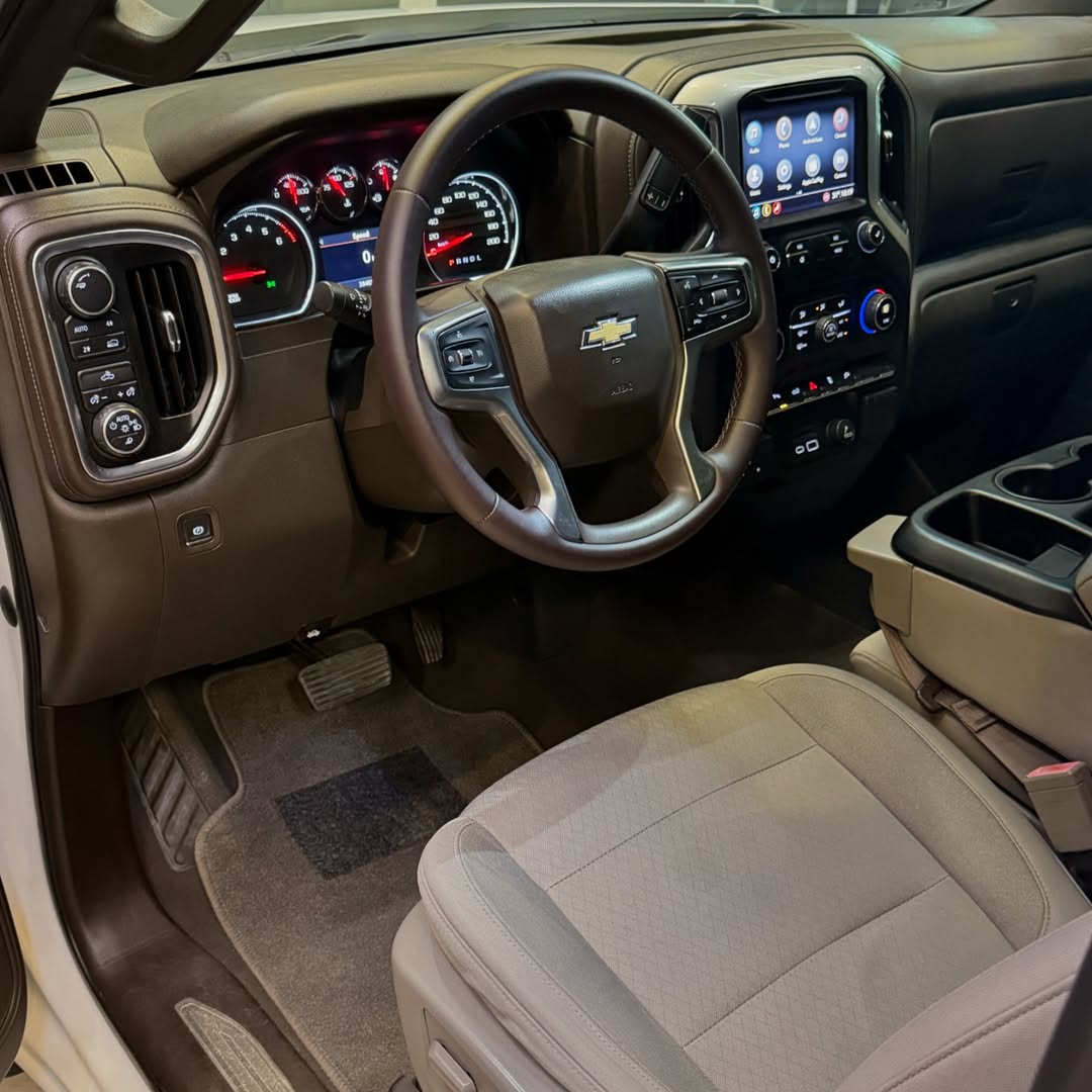Chevrolet Silverado LT V8, 2019 - Image 3
