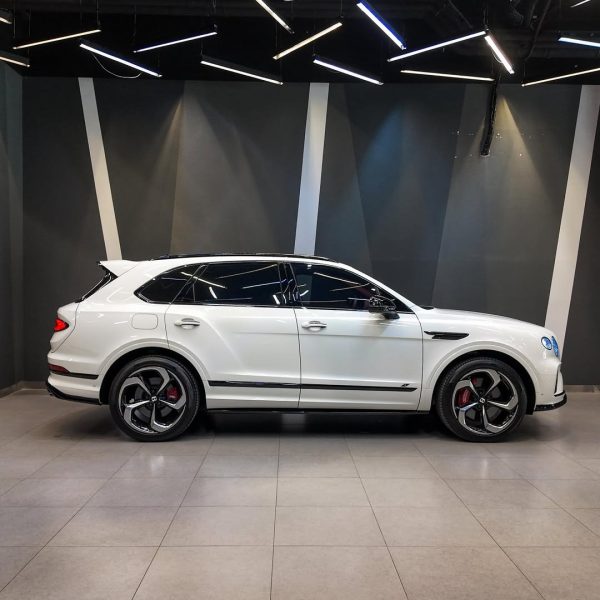 Bentley Bentayga, 2022 - Image 2