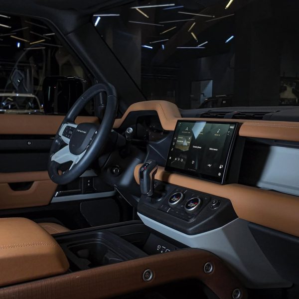 Land Rover Defender HSE, P400, 2023 - Image 11