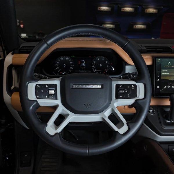 Land Rover Defender HSE, P400, 2023 - Image 6