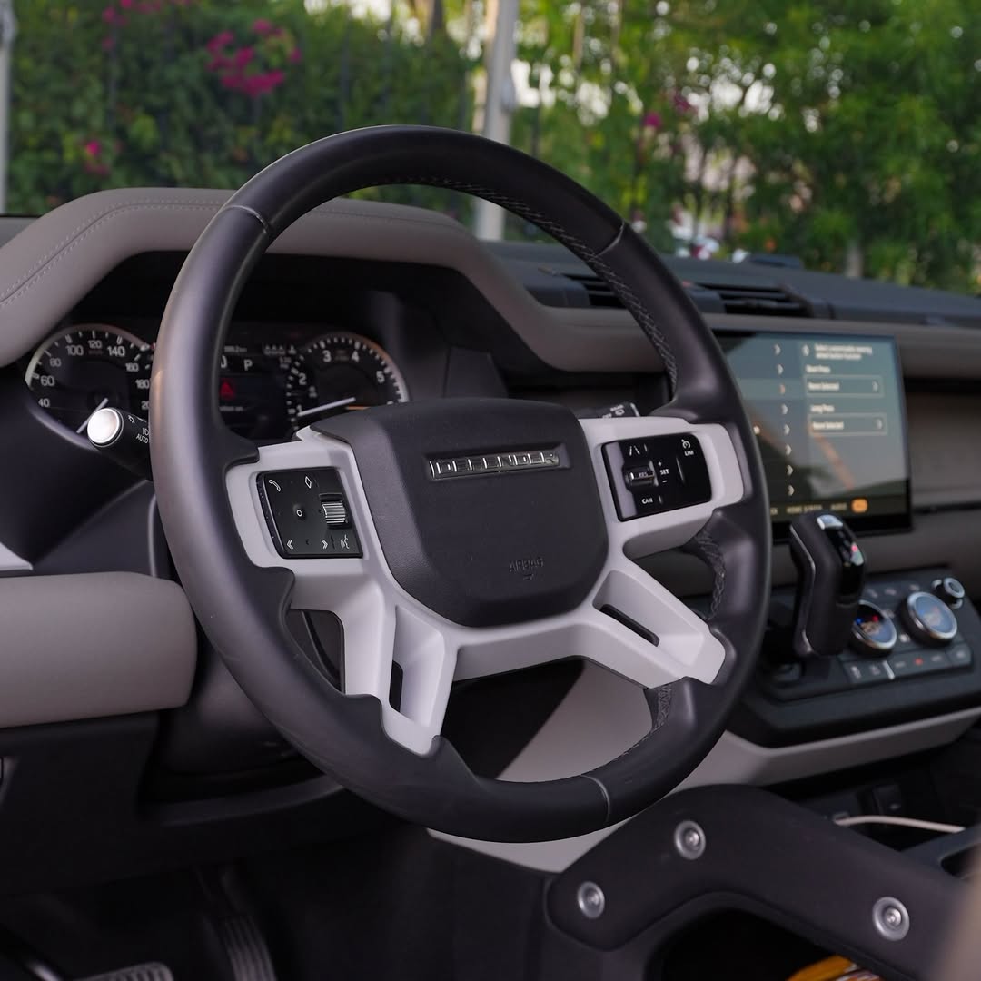 Land Rover-DEFENDER v4, X Dynamic 2023 - Image 9