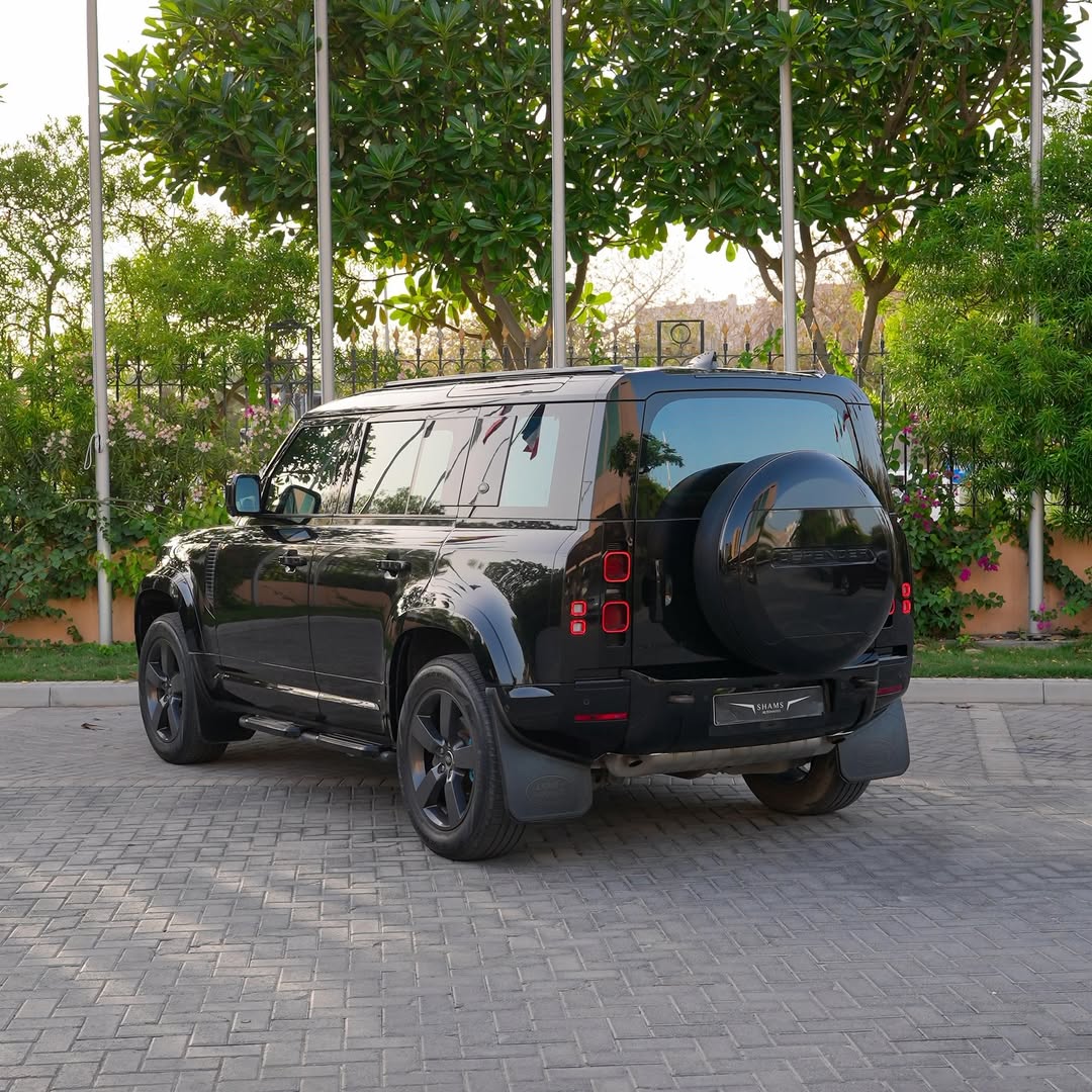 Land Rover-DEFENDER v4, X Dynamic 2023 - Image 3
